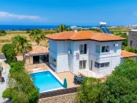 Poolside Bar Villa · Sea Views · Çatalköy Ξενοδοχεία στην πόλη 'Αγιος Επίκτητος