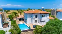 Poolside Bar Villa · Sea Views · Çatalköy - Villas