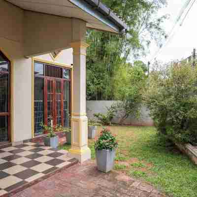 Kethmi Holiday Home Hotel Exterior