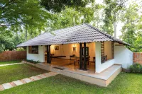 ELIVAAS Tales By Tamarind 3BHK - مسبح خاص
