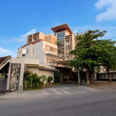 Grand Sae Boutiqe Hotel By WSTAY Hotels near Purwosari Station