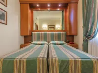 Raeli Hotel Lux Hoteles cerca de Grandes Almacenes La Rinascente