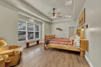 Crazy Horse-close to Canyon Lake Marina! - Boutique