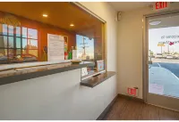 Motel 6 Hesperia, CA - East - 2-Star
