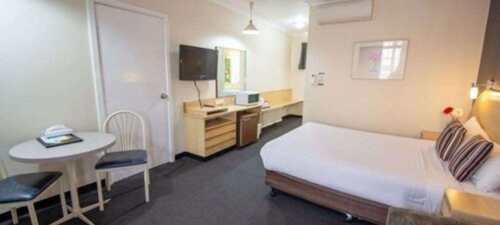 The Mid City Motor Lodge Отели в г. Ориндж