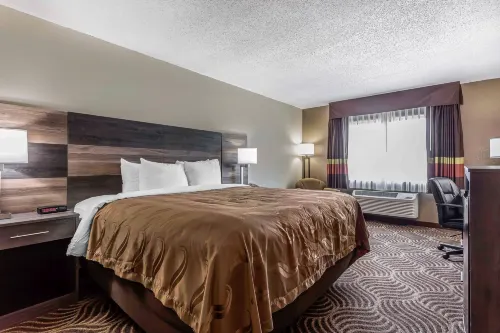 Quality Inn & Suites - 2 Sao