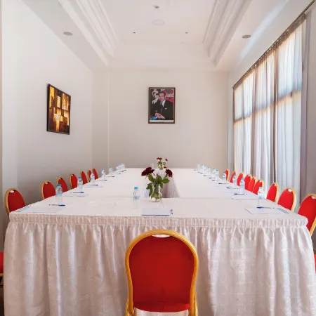 Intouriste Hôtel & Suites