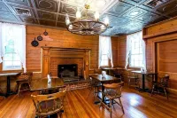 The Buckhorn - Lodging & Event Venue - 2-Star