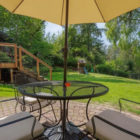 The Meadowlark - Midcentury Gem Minutes From Campus 3 Bedroom Home