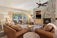 37 Kinglet - North End River Charmer! Hot Tub, Sharc, Ping Pong, Bikes - 3-Star