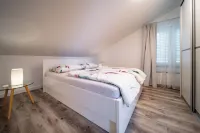 Apartments Mladenka 2 - Homestays