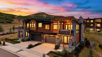 Reel & Ridge by Avantstay 2 Hot Tubs + Private Sauna + Movie Room + Fire Pit - 3-Star