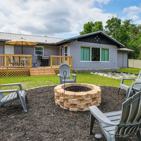 Deltona Lake House, Day Trip to Disney and Universal