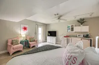 Lanai, Pool Access! Naples Studio Near Beach - Condos