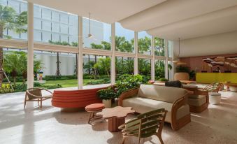 The Standard, Pattaya Na Jomtien