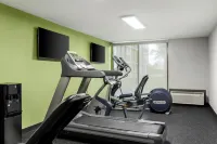Holiday Inn 阿克倫的西 - 健身房