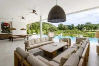 Exclusive Golf Villa at Plam Hill - balcony