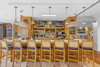 Four Points by Sheraton Punta Gorda Harborside - Barer