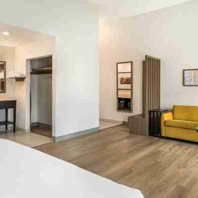 Hampton Inn & Suites Riverside/Corona East Rooms