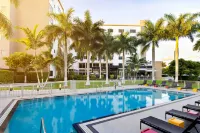 Element Miami Doral - Pools