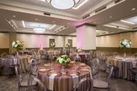 C. Baldwin, Curio Collection by Hilton - servizio colazione