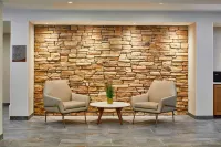 Fairfield Inn & Suites Albany Airport - 駐車場
