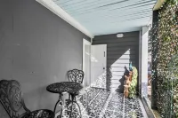 Garden Level 2 bed 2 bath Apartment in Historic District - Apartments