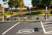 Aloft Framingham - parking