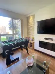 Central Bradford Apt w/ Free Parking & Modern - 2 estrellas