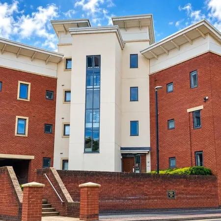 1-Bed - Sleeps 4 - Parking - Central Location