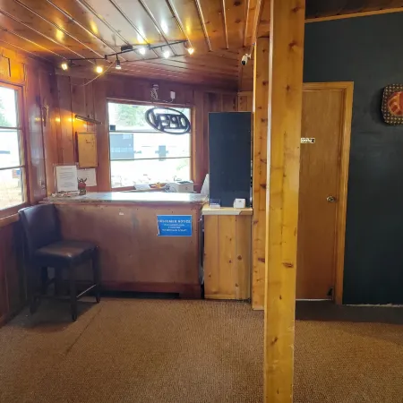 Cedar Village Motel