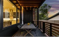 6 Minutes to Broadway Hottub 2 Decks Parking - Jacuzzi