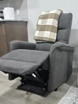 Guest Suite in South West Calgary - Bungalows