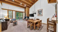 Northstar Pines by Avantstay Pine-view Deck Shared Pool + Spa Steps to Northstar Shuttle - واي فاي
