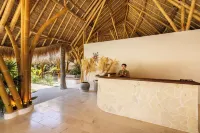 ANAIWA Boutique Hotel - Beach
