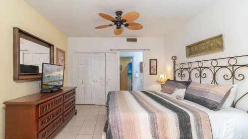 Inviting Oceanview 2bd/2ba Condo With Relaxing Coastal Vibes - Homestays