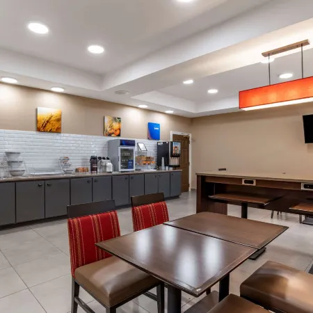 Comfort Inn & Suites Millbrook-Prattville Hotels in Millbrook