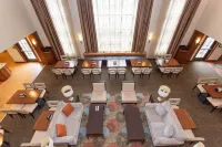 Staybridge Suites 草地滾球場 鮑靈格林住宿飯店