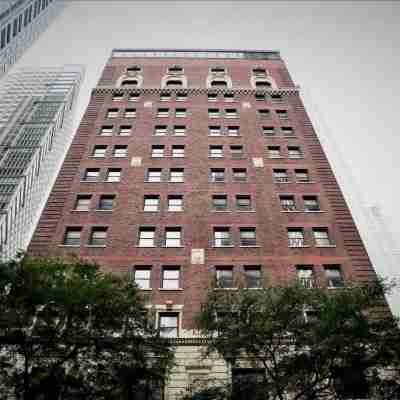 Selina Chicago Hotel Exterior