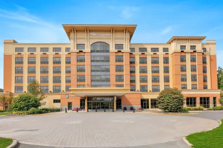 Sheraton Tarrytown Hotel Отели в г. Доббс-Ферри