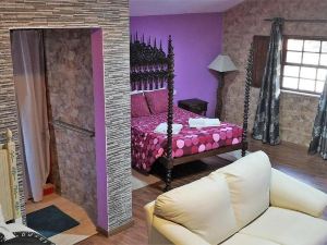 Family Double Room with Private Bathroom in Gojim - Wifi and Ac