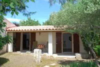 Villa with Pool in Provence -Villa Romantique Sleeps up to 12+4 in Optional Gite