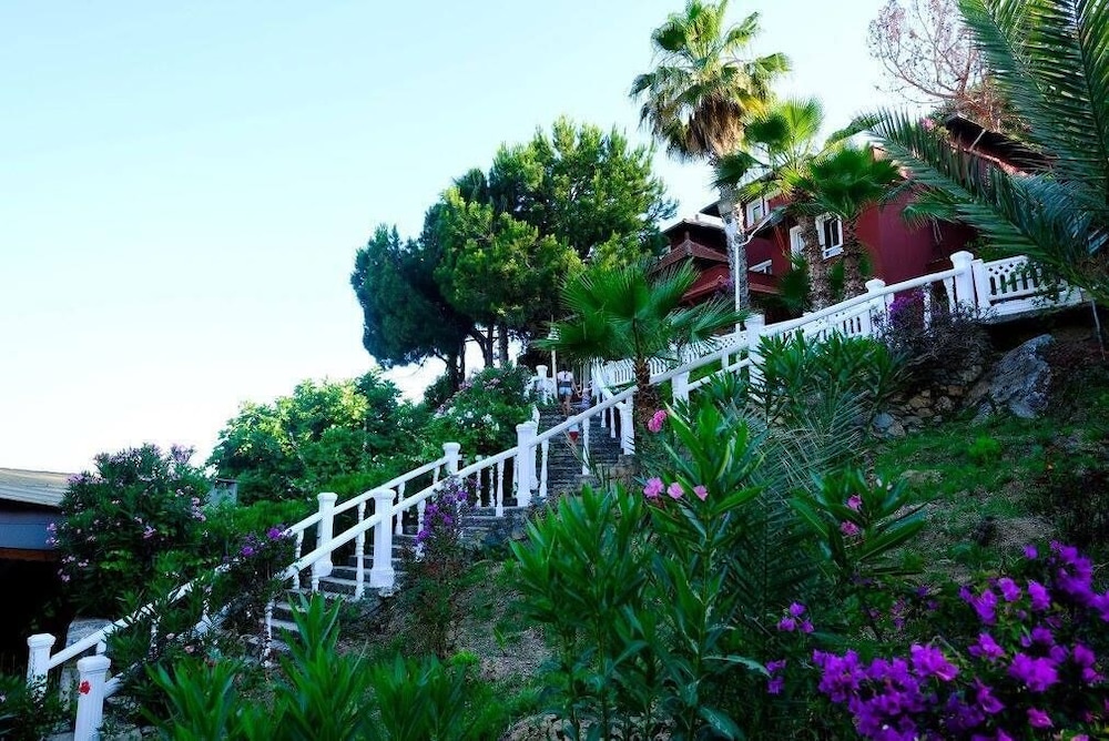 Senza Garden Holiday Club