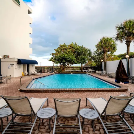 La Quinta Inn & Suites by Wyndham Cocoa Beach Oceanfront