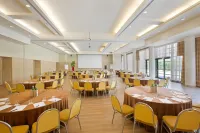 Starhotels Grand Milan Hotels in Gerenzano