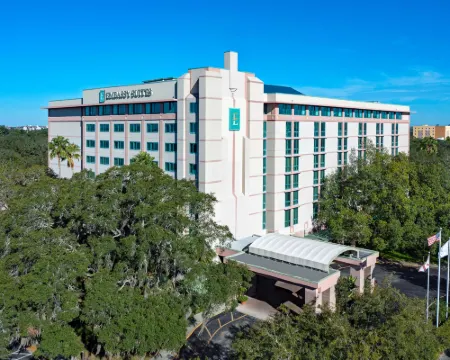 เอ็มบาสซีสวีทส์ บายฮิลตัน แทมปา USF ใกล้บุชการ์เด้นส์ โรงแรมในแทมปา
