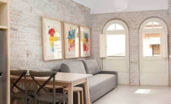 Renovated 1-Bedroom Flat in Born