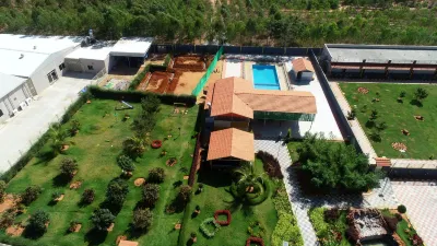 S K International Innn Hoteles cerca de Avani