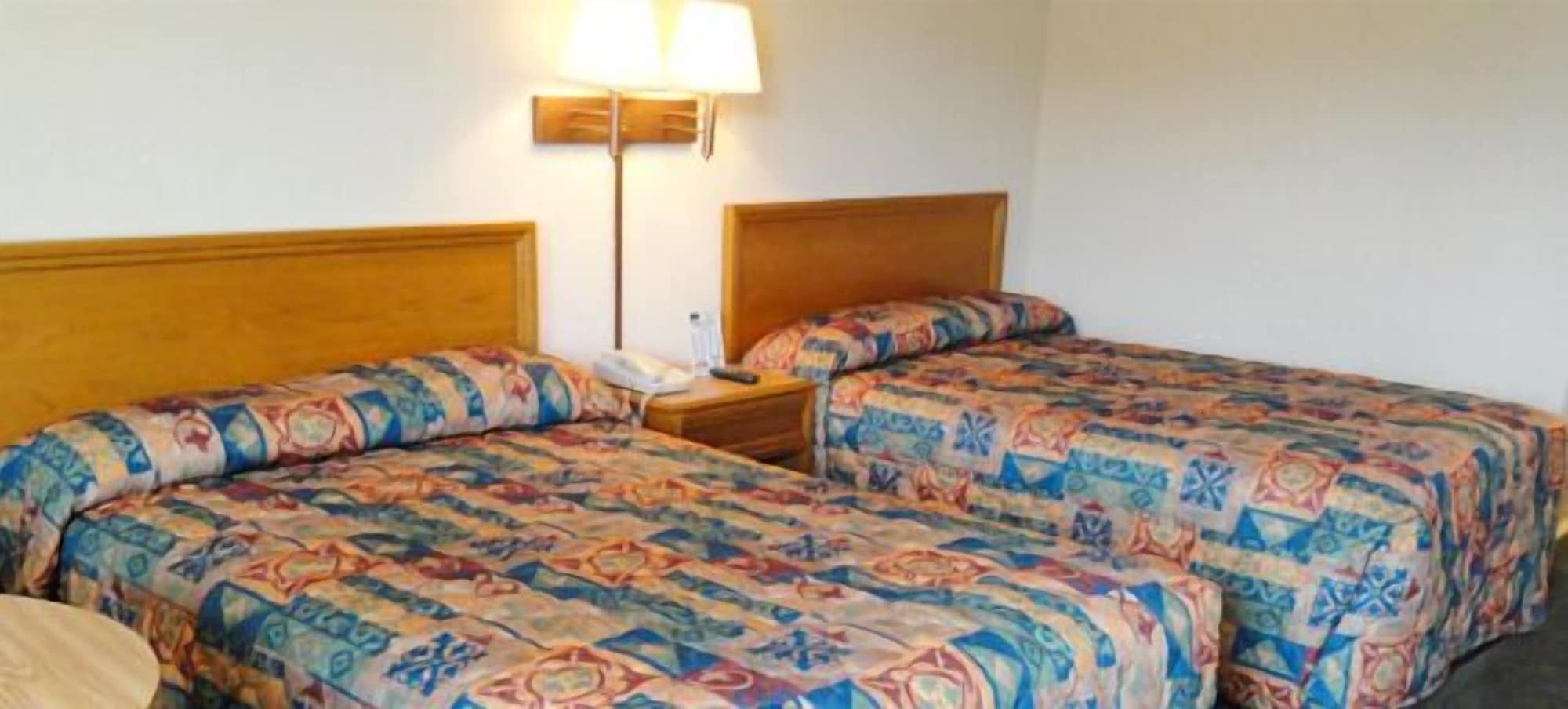 Travelers Inn & Suites