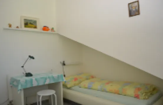 Two-Bedroom Apartment for 4-5 Guests with Lake and Mountain Views